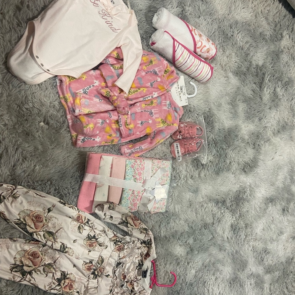 6 to 9 months baby girl items